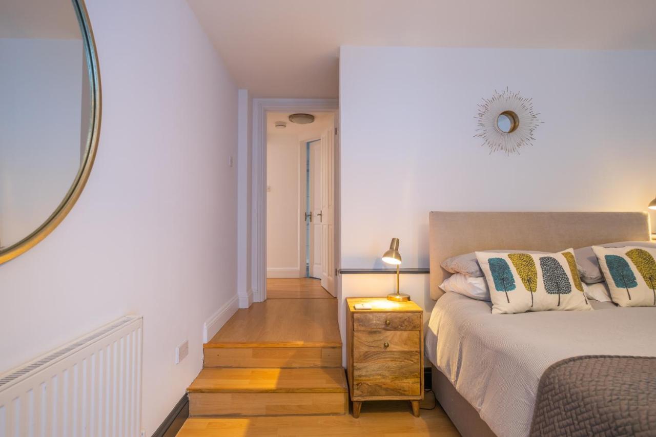 Modern Apt Near Gardens With Large Decking Area - Vivre Retreats Bournemouth Exterior photo