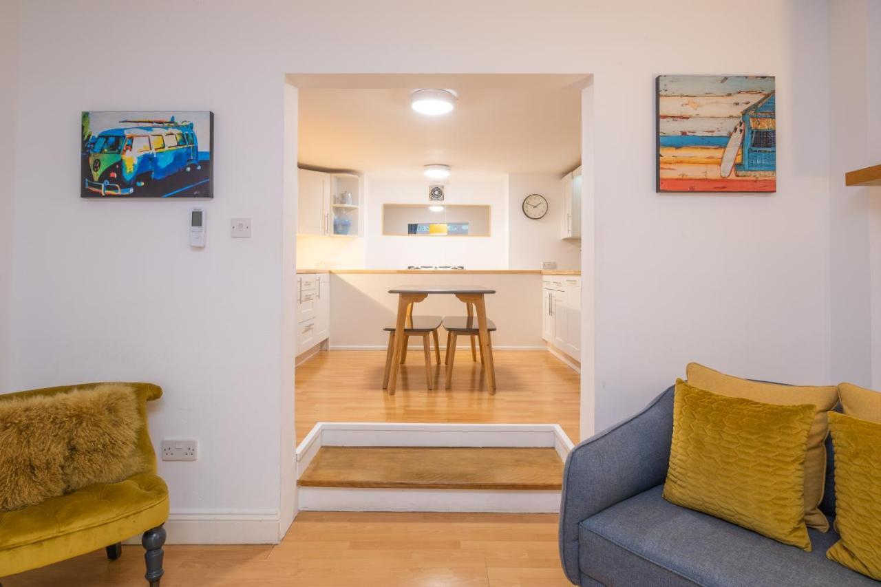 Modern Apt Near Gardens With Large Decking Area - Vivre Retreats Bournemouth Exterior photo